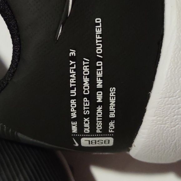 Nike Youth Soccer Cleats - Picture 3 of 11